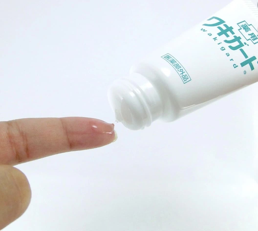Gel khử mùi và giảm mồ hôi vùng nách Kobayashi Wakigard 50 g — ảnh 2